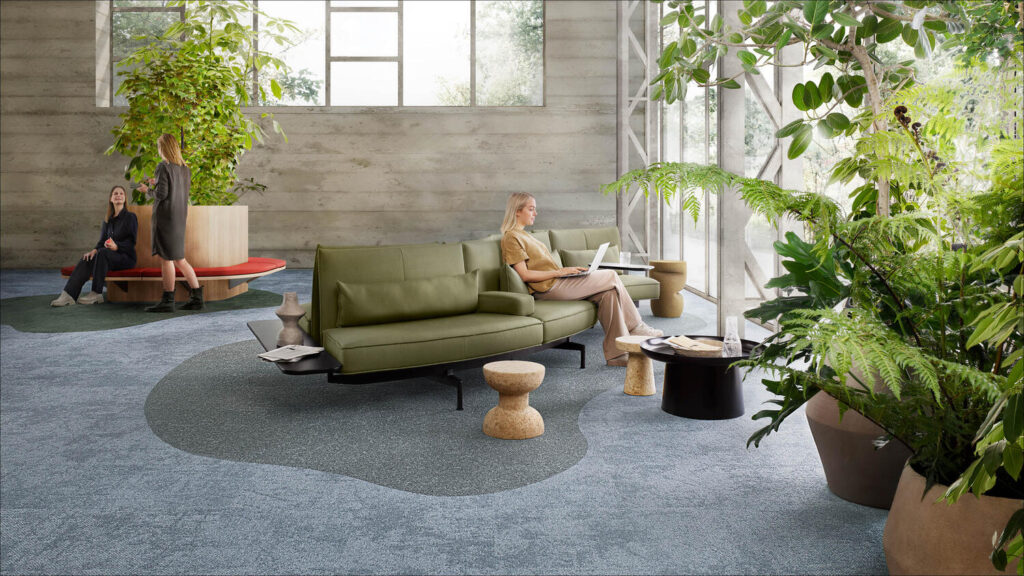 ۷ اشتباه رایج در انتخاب موکت تایلی که باید از آنها پرهیز کنید! 1 موکت تایلی در دفتر اداری مدرن