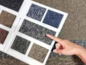 موکت اداری چیست؟ بررسی انواع موکت اداری و مزایای آن برای فضاهای کاری 4 موکت تایل اداری