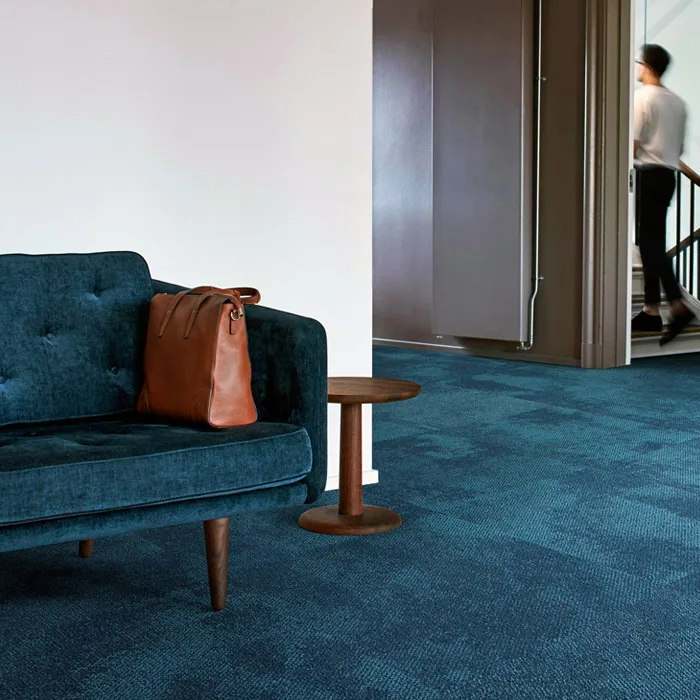 موکت اداری چیست؟ بررسی انواع موکت اداری و مزایای آن برای فضاهای کاری 3 مزایای موکت اداری